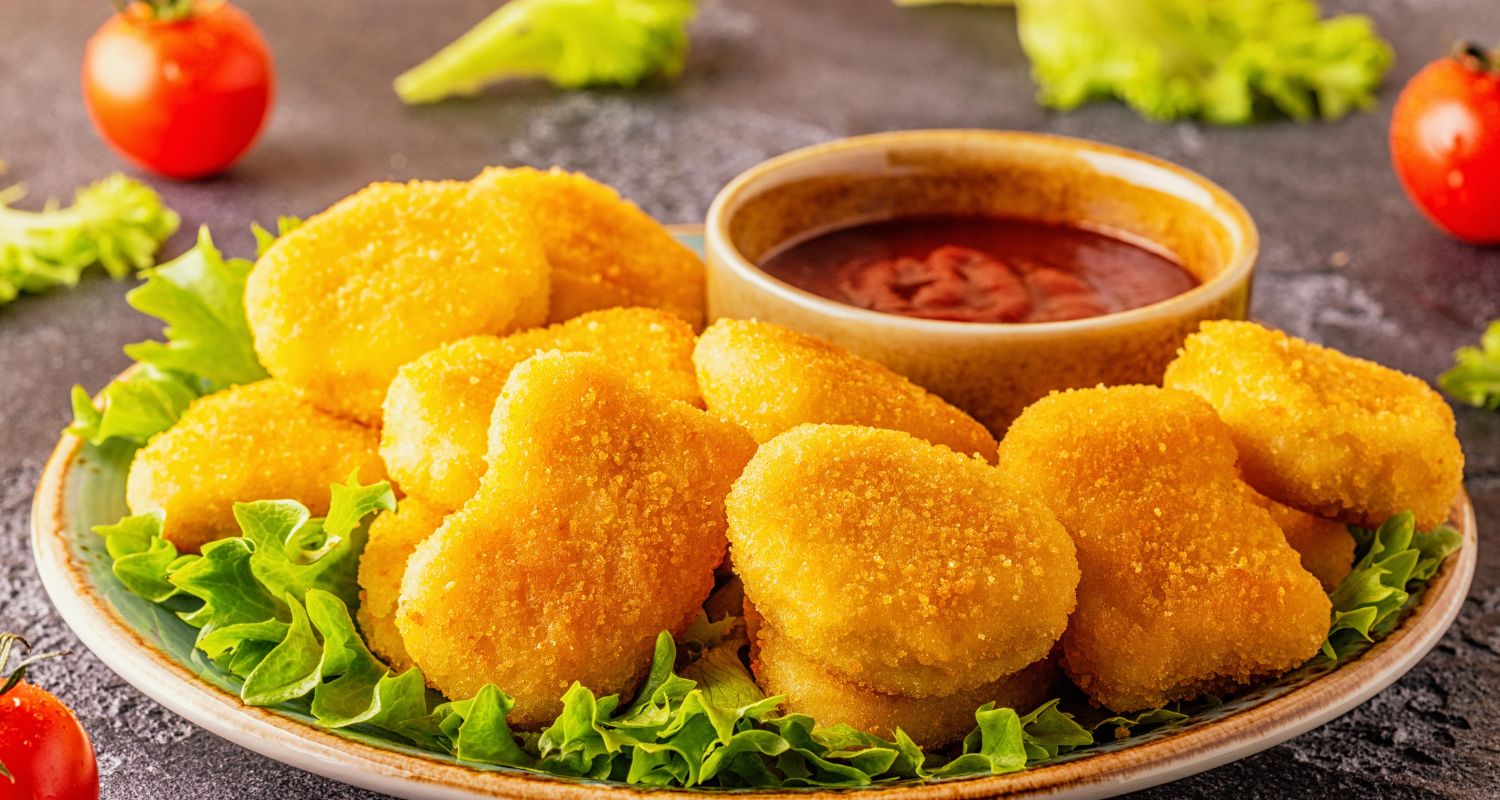 kickin' vegan nuggets w/dinner roll